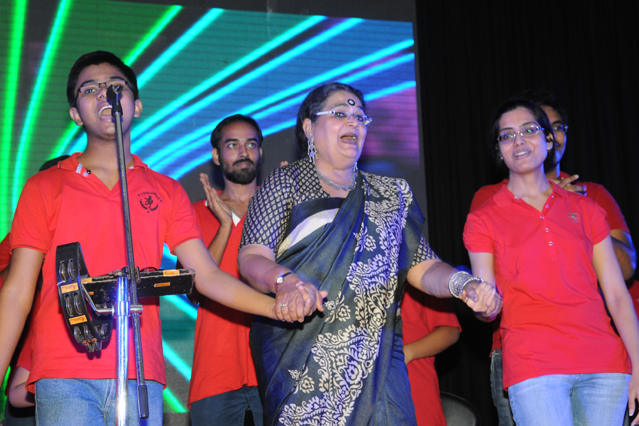 Gallery-Usha_Uthup.png